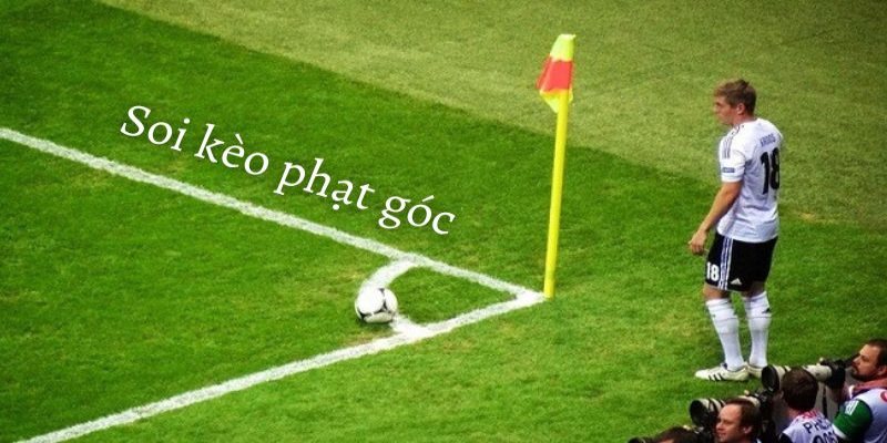 Phân tích số liệu, thống kê về lối chơi của hai đội để dự đoán chính xác hơn